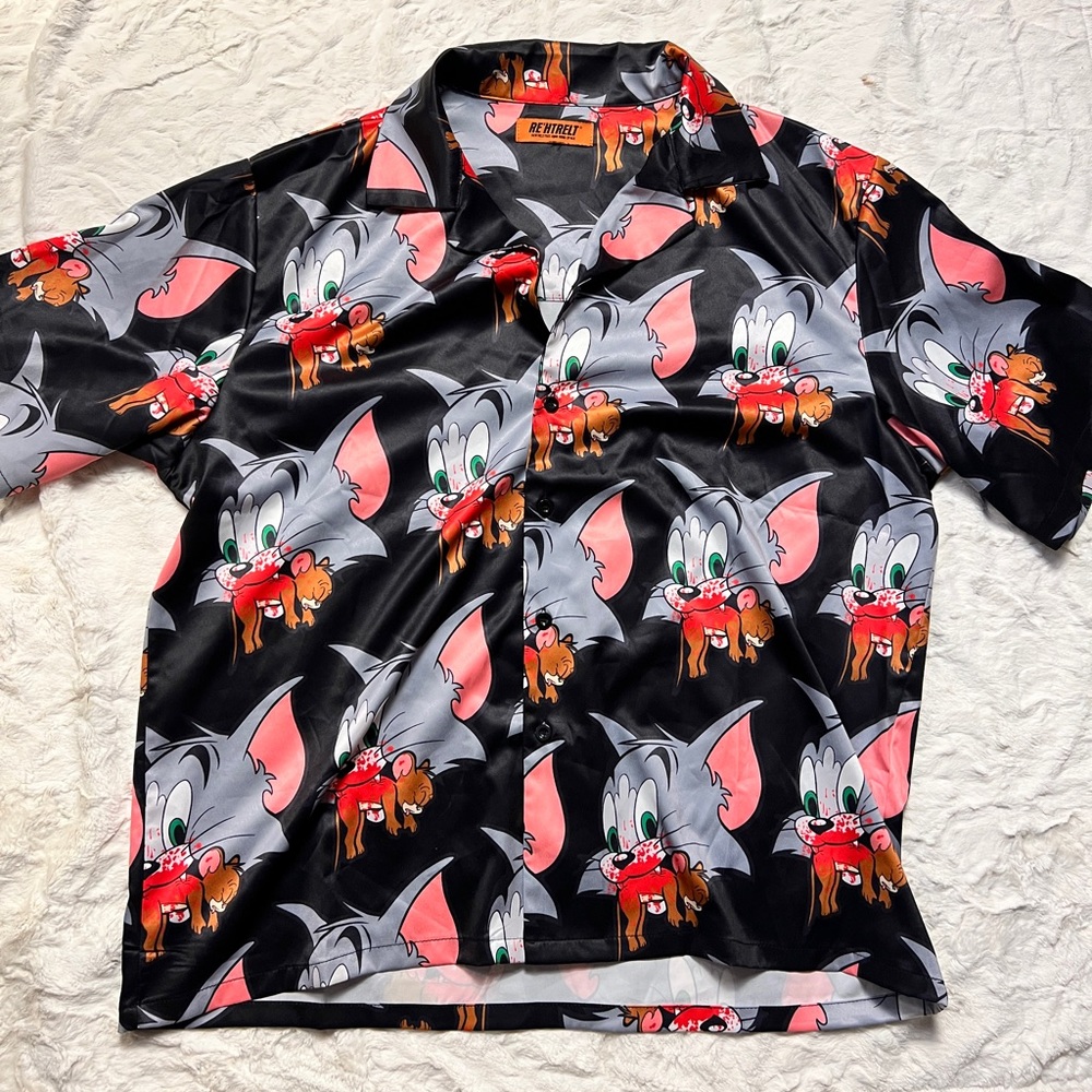 Priced to sell!!! Re'htrelt limited edition Tom & Jerry button up. 10/10